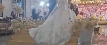 酒店被淹，新人舉辦“水上婚禮”！