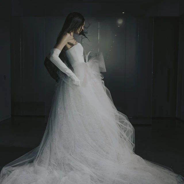 重磅！婚紗女王賣掉Vera Wang品牌！
