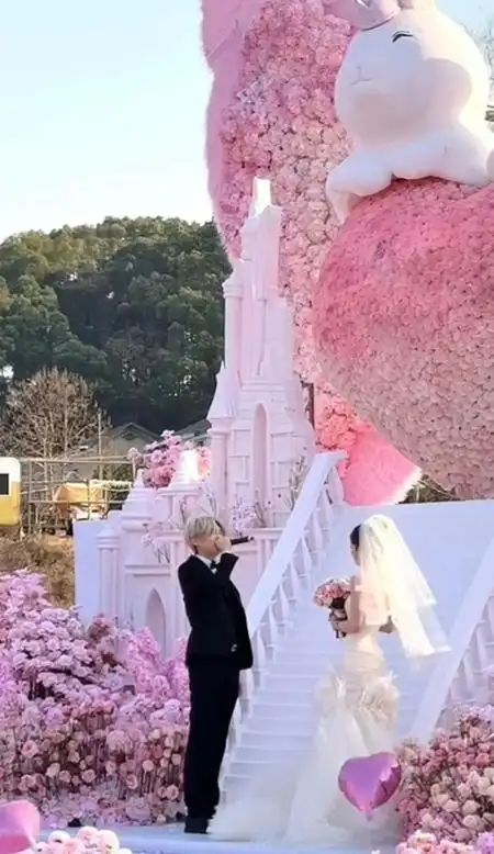 熱搜第一！鹿哈向女友求婚成功